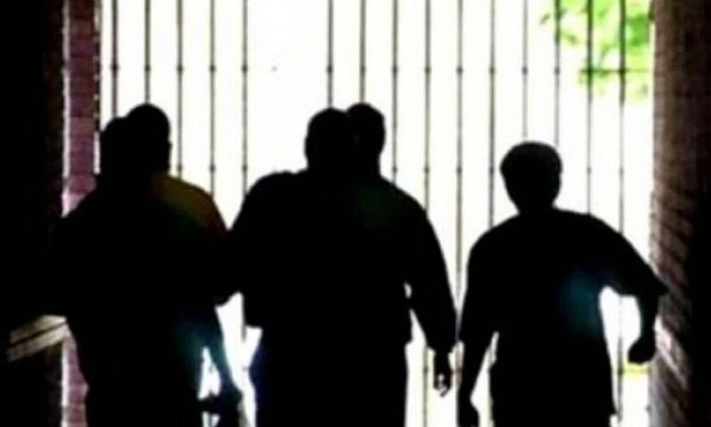 Ηράκλειο: Άγριος ξυλοδαρμός 14χρονου μαθητή, μέσα σε σχολείο (βίντεο)
